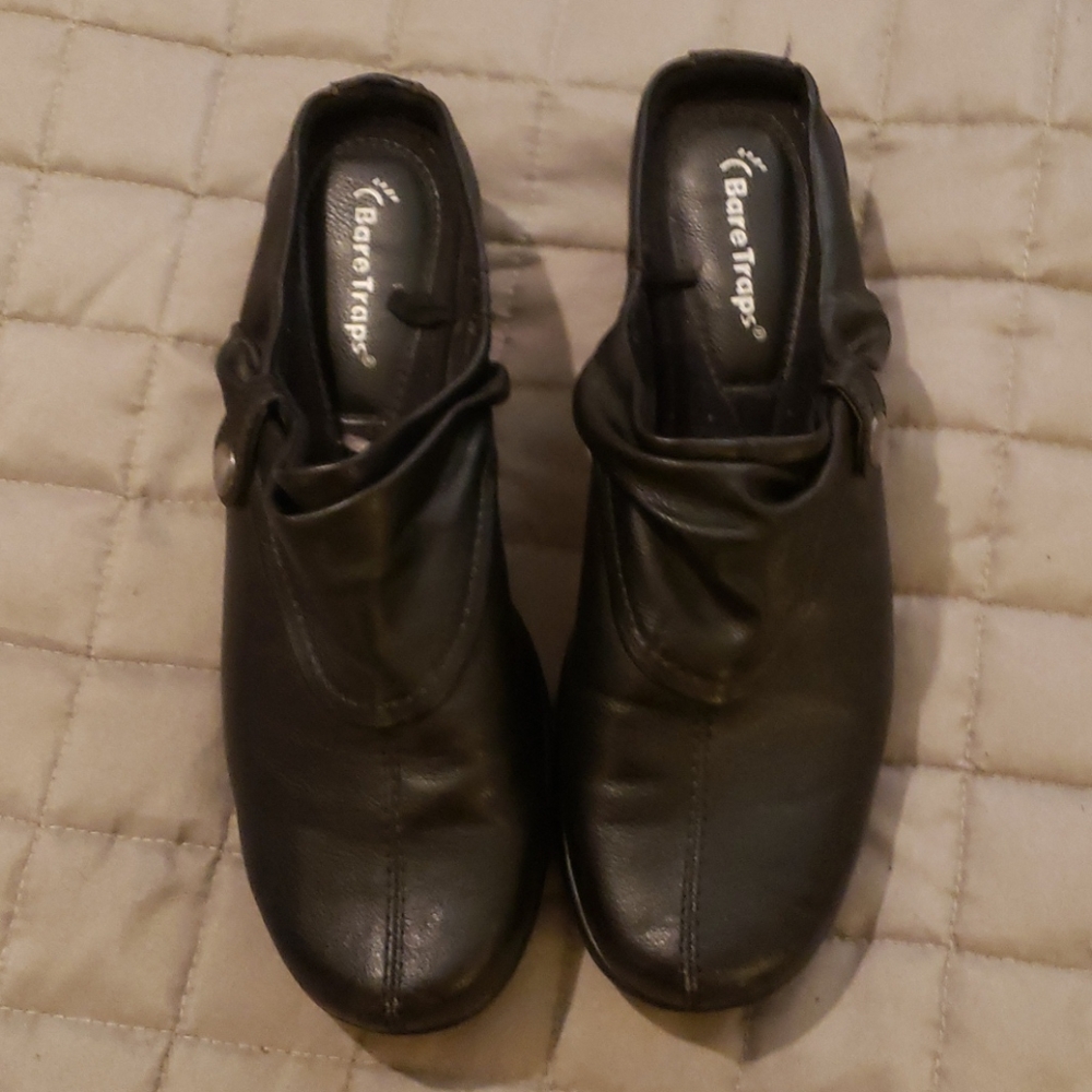 Clogs - Picture 2 of 3